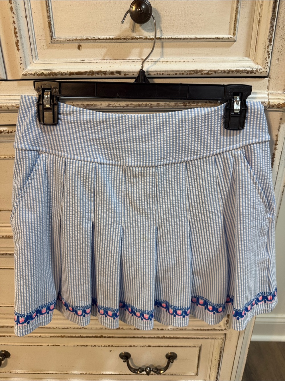 Lilly Pulitzer Blue Seersucker Luxletic Skort Sz 2 EUC